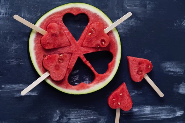 Sevimli kalp adet taze watermelo