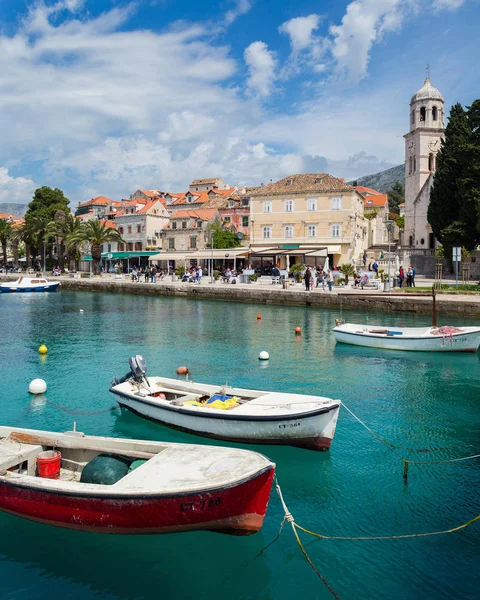 03 May 2019, Cavtat, Croacia. Torre de la iglesia — Foto de Stock