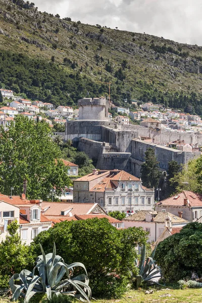 05 május 2019, Dubrovnik, Horvátország. Óvárosi építészet — Stock Fotó