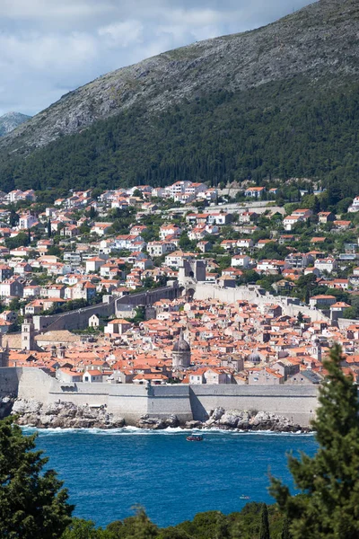 05 május 2019, Dubrovnik, Horvátország. Régi városi építészet. Áttekintés — Stock Fotó