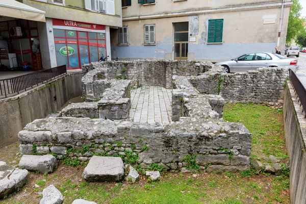 09 MAGGIO 2019, Zara, Croazia. Resti della chiesa di Stomorica — Foto Stock