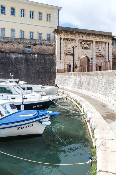 09 květen 2019, Zadar, Chorvatsko. Lucica Fosa, městský přístav — Stock fotografie