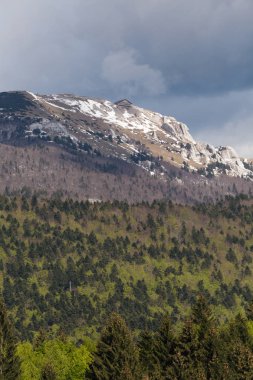 Pljesevica Dağı'nda terk edilmiş radar istasyonu - Hırvatistan
