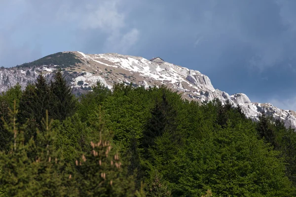 Εγκαταλελειμμένος σταθμός ραντάρ στο βουνό Pljesevica-Κροατία — Φωτογραφία Αρχείου