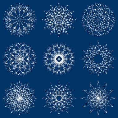 Koleksiyon artistik buz gibi soyut kristal kar kış Aralık dekorasyon grup veya koleksiyon olarak izole üzerinde arka plan pul. Buz veya Don güzel yıldız süs siluet veya sezon resmi