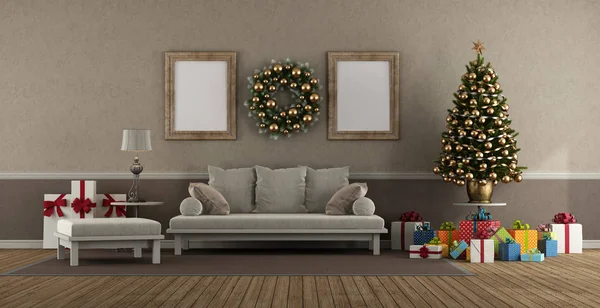 Vardagsrum i klassisk stil med juldekoration — Stockfoto