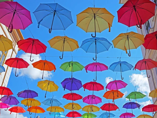 Guarda Chuvas Coloridos Uma Rua Timisoara — Fotografia de Stock