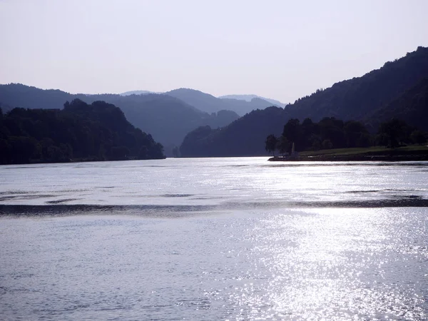 Rio Danúbio Após Pôr Sol Áustria Grein Fotos De Bancos De Imagens