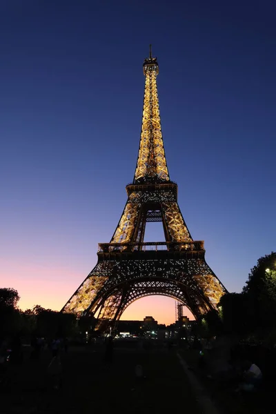 Eiffel Toren Bij Zonsondergang — Stockfoto