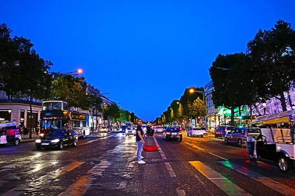 Champs Elysee Akşam Paris — Stok fotoğraf