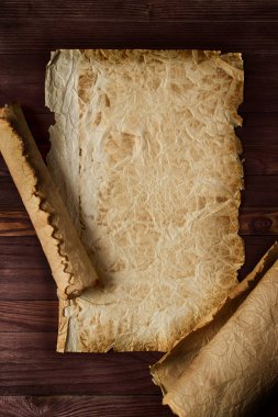 Ahşap arka plan, metin için boş yer üzerinde buruşuk kaydırma