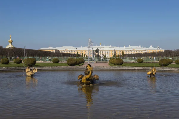 Russie Peterhof Jardin Supérieur Fontaine Mezhemumny — Photo