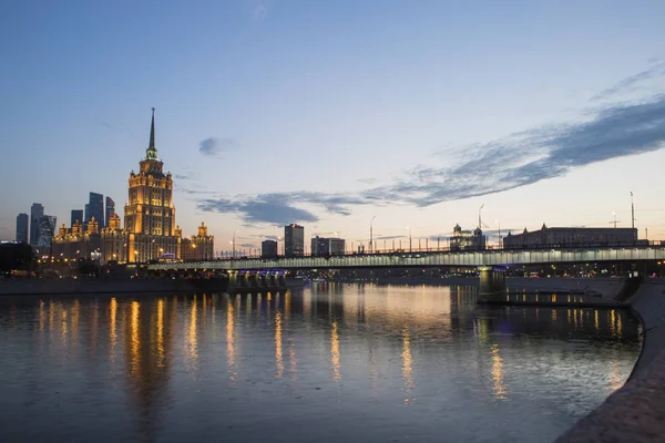 Wieczorem Widok Hotelu Radisson Royal Novoarbatsky Most Moskwa Rosja — Zdjęcie stockowe