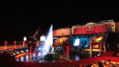 Rusya. Peterhof Çeşme festivali 
