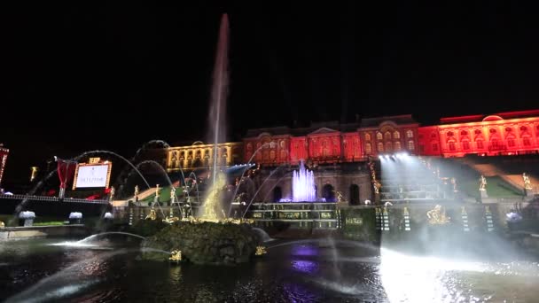 Russie Peterhof Fountain Festival Roman Théâtral Vue Sur Fontaine Samson — Video