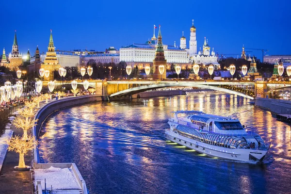 Ryssland Moskva Bolshoy Kamenny Bron Och Kreml — Stockfoto