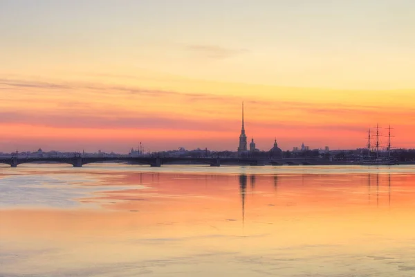 俄罗斯 圣彼得堡 日落时的彼得和保罗要塞景观 — 图库照片