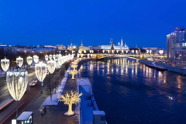 Rusia Moscú Vista Del Puente Bolshoy Kamenny Del Kremlin — Foto de Stock