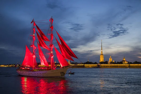 Rusya Petersburg Tatil Mezunları Scarlet Sails 2019 Kızıl Yelkenli Yelkenli — Stok fotoğraf
