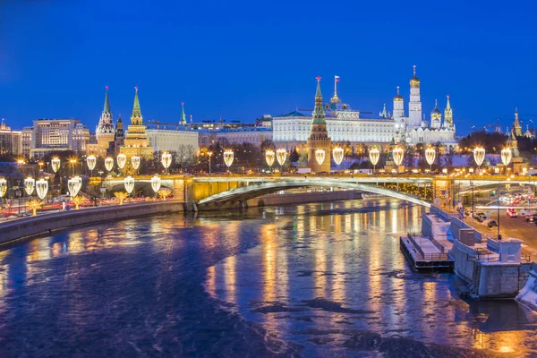 Rússia Moscovo Vista Ponte Bolshoy Kamenny Kremlin — Fotografia de Stock