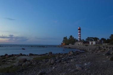 Leningrad bölgesi. Shepelevo. Shepelevsky deniz feneri. Akşam manzarası