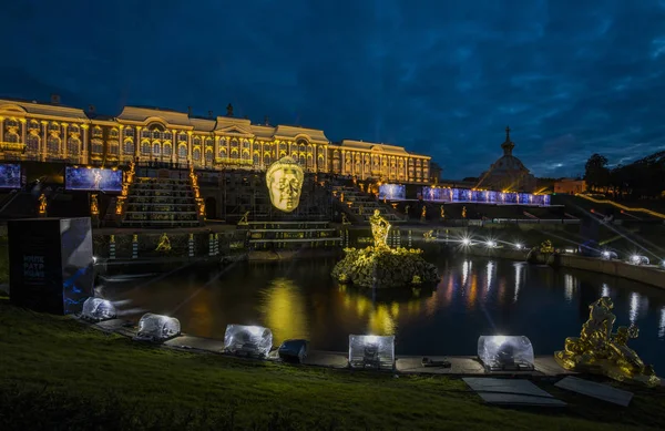 Ryssland Det Peterhof Fontän Festival Utsikt Över Samson Fontänen Och — Stockfoto