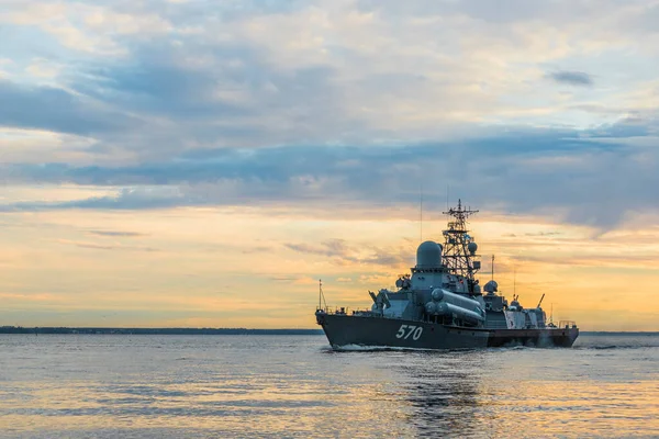 Rusia San Petersburgo Buque Guerra Zona Acuática Del Golfo Finlandia — Foto de Stock