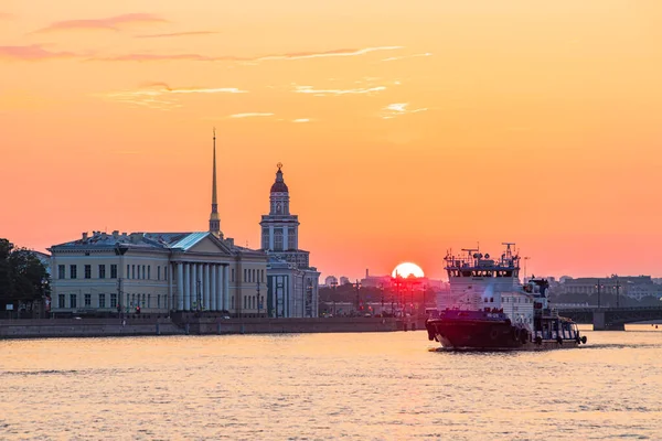 Sint Petersburg Zonsondergang Achtergrond Van Kunstkamera — Stockfoto