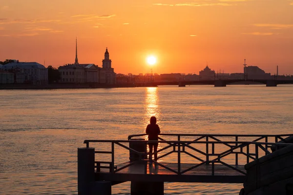 圣彼得堡 以Kunstkamera为背景的日落 — 图库照片