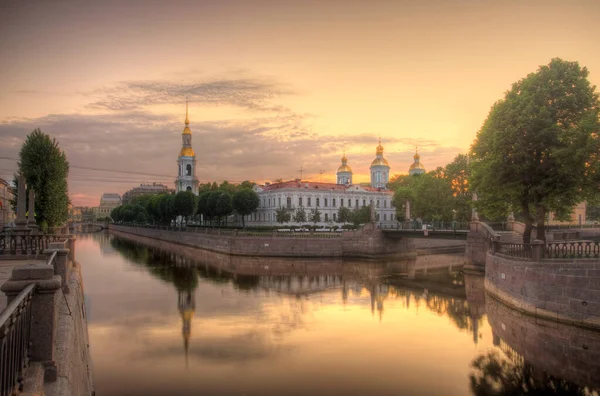 ロシア サンクトペテルブルク ニコライ大聖堂 日の出の朝景 — ストック写真
