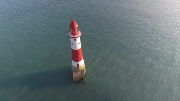 Вид Воздуха Красивый Красный Белый Маяк — стоковое видео