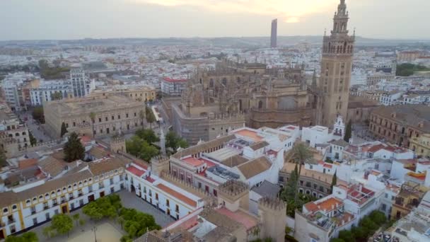 Luchtfoto Van Stad Kathedraal Van Sevilla Spanje — Stockvideo