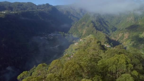 Misty Morning Valley Vista Isla Portuguesa Madeira — Vídeos de Stock