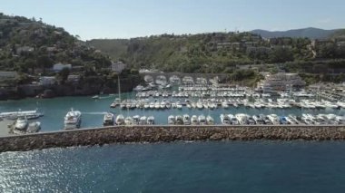 Port De La Rague havadan görünümü Güney Sahili Fransa Fransız Riviera'sında