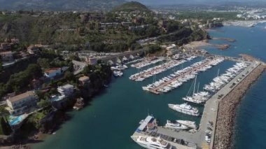 Port De La Rague havadan görünümü Güney Sahili Fransa Fransız Riviera'sında