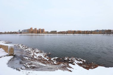 Şehir parkının kar manzarası, Kuzey Çin