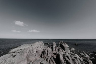 Deniz kenarındaki kayaların doğal manzarası, Kuzey Çin