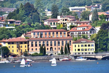 1 * Lecco resort kasaba mimari. Lombardy Bölgesi. İtalya. Como Gölü'nün en önemli ikinci şehir. Europe.2 * Lecco Lombardiya'daki Como Gölü'nün kıyısında İtalya ve Alpler'in eteklerinde güzel bir şehir olduğunu.