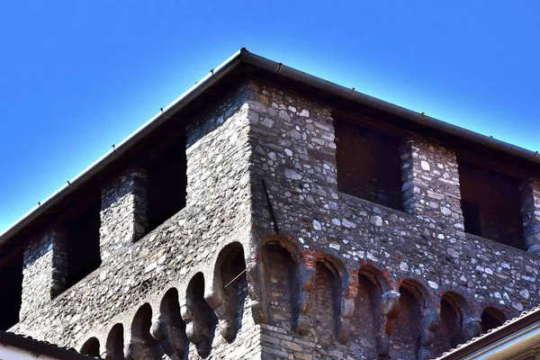 1 * Lecco resort kasaba mimari. Lombardy Bölgesi. İtalya. Como Gölü'nün en önemli ikinci şehir. Europe.2 * Lecco Lombardiya'daki Como Gölü'nün kıyısında İtalya ve Alpler'in eteklerinde güzel bir şehir olduğunu.