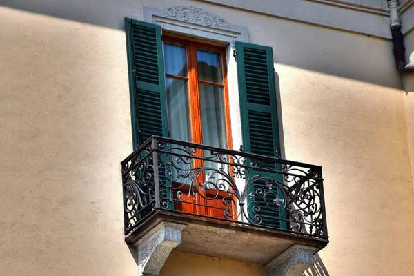 1 *** tatil beldesi Bellagio. Como eyaletinde. Lombardy Bölgesi. İtalya. Avrupa. Kentsel peyzaj. Yaz 2018.2 **** Como Gölü'nün pitoresk kasaba Bellagio the pearl. Kuzey İtalya. Alpler'in eteklerinde.