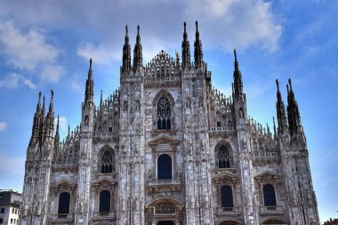 1 * Milan. Şehir insubria Mediolanum (Insubria Mediolanum) antik adı. V yüzyılda M.ö. 2 kurulan * Lombardy başkenti son dönemlerin tüm mimari tarzı dizi taşımaktadır. Kentsel peyzaj. İtalya. Milan. Yaz 2018