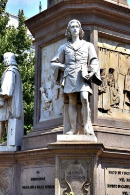1 * Milan. Şehir insubria Mediolanum (Insubria Mediolanum) antik adı. V yüzyılda M.ö. 2 kurulan * Lombardy başkenti son dönemlerin tüm mimari tarzı dizi taşımaktadır. Kentsel peyzaj. İtalya. Milan. Yaz 2018