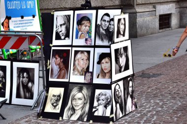 1 * Milan. Şehir insubria Mediolanum (Insubria Mediolanum) antik adı. V yüzyılda M.ö. 2 kurulan * Lombardy başkenti son dönemlerin tüm mimari tarzı dizi taşımaktadır. Kentsel peyzaj. İtalya. Milan. Yaz 2018