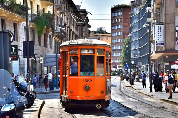 1 * Milan. Şehir insubria Mediolanum (Insubria Mediolanum) antik adı. V yüzyılda M.ö. 2 kurulan * Lombardy başkenti son dönemlerin tüm mimari tarzı dizi taşımaktadır. Kentsel peyzaj. İtalya. Milan. Yaz 2018