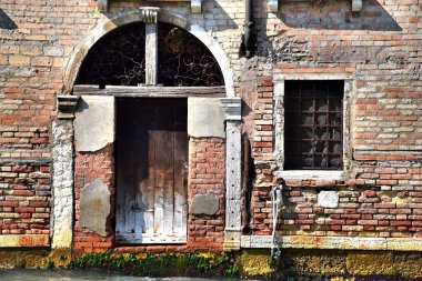 1 * Venedik-a tarihi Dünya Miras kenti Adriyatik lagün Adaları üzerinde bulunmaktadır. Yaz 2018 İtalya. Europe.2* büyük kanal, Gotik ve Bizans tarzında bir Rönesans Venedik Mimarlık manzarasına sahip Venedik canal işlek.