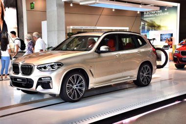 1 * Almanya. Munich Bavyera başkenti ve Bmw. Bmw. yaz 2018 Europe.2 Doğum yeri olduğunu * Münih. Efsanevi Bmw marka Bmw headquarters yakınındaki benzersiz bir müze.