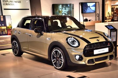 1 * Almanya. Munich Bavyera başkenti ve Bmw. Bmw. yaz 2018 Europe.2 Doğum yeri olduğunu * Münih. Efsanevi Bmw marka Bmw headquarters yakınındaki benzersiz bir müze.