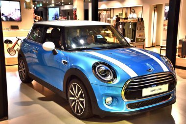 1 * Almanya. Munich Bavyera başkenti ve Bmw. Bmw. yaz 2018 Europe.2 Doğum yeri olduğunu * Münih. Efsanevi Bmw marka Bmw headquarters yakınındaki benzersiz bir müze.