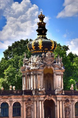 1 Dresden'de Saksonya'nın Doğu Alman kara başkentidir. Avrupa. Almanya. Kentsel mimari. Yaz. 2018. 2 * Dresden bir Sakson mimarisi, küller ve kalıntılar ikinci dünya savaşından sonra canlanan parlak mucizesi.