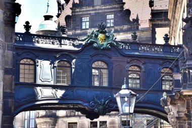 1 Dresden'de Saksonya'nın Doğu Alman kara başkentidir. Avrupa. Almanya. Kentsel mimari. Yaz. 2018. 2 * Dresden bir Sakson mimarisi, küller ve kalıntılar ikinci dünya savaşından sonra canlanan parlak mucizesi.